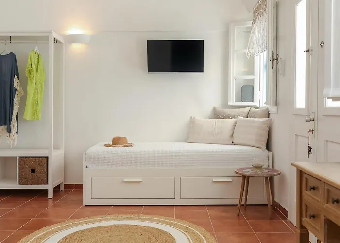 Semesterbostad Petinos Traditional House